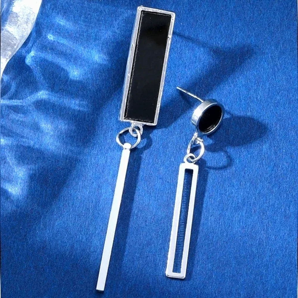 ‼️NEW IN‼️Chic Black and Silver Geometric Earrings+Gift Box 🎁